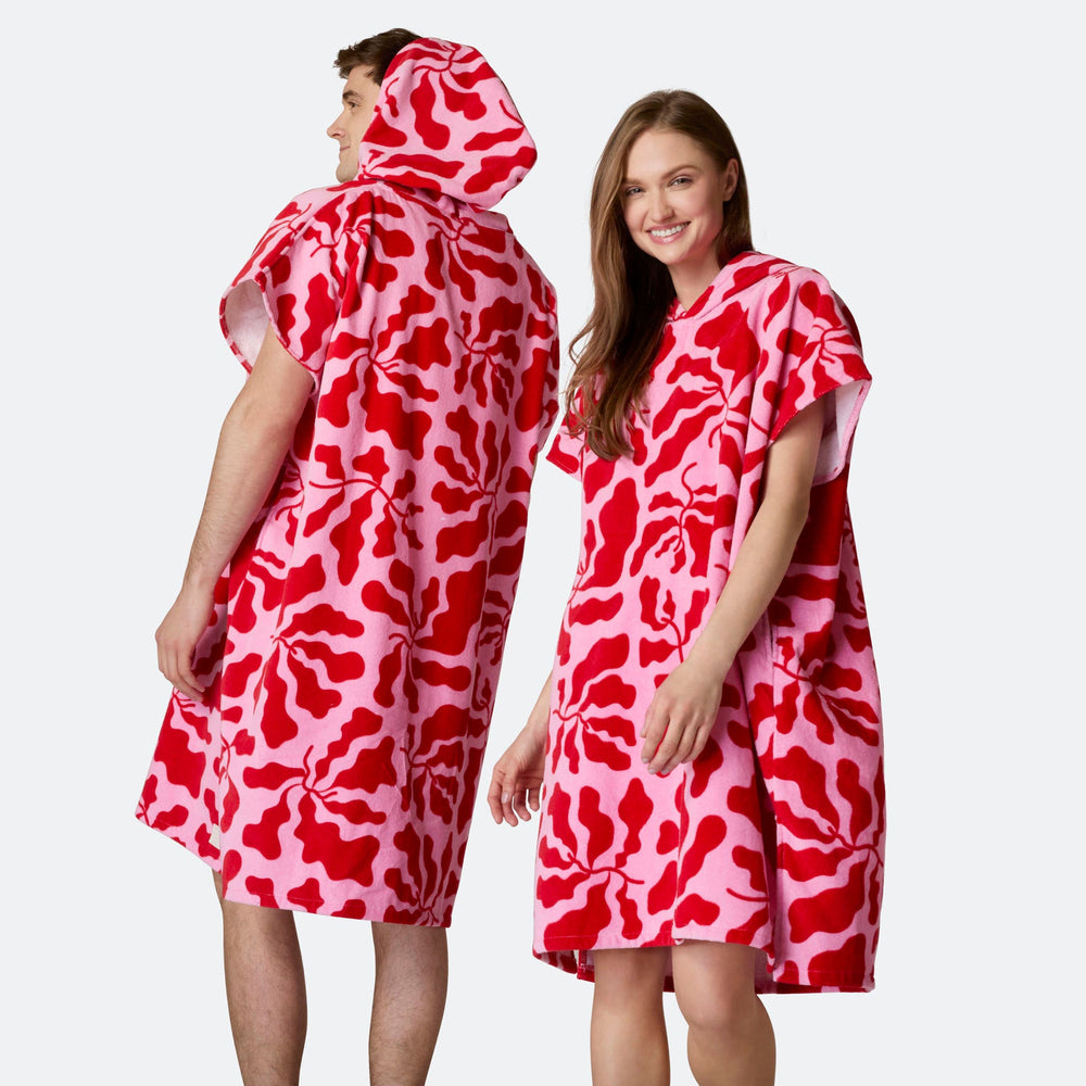Gemusterter Roter Badeponcho