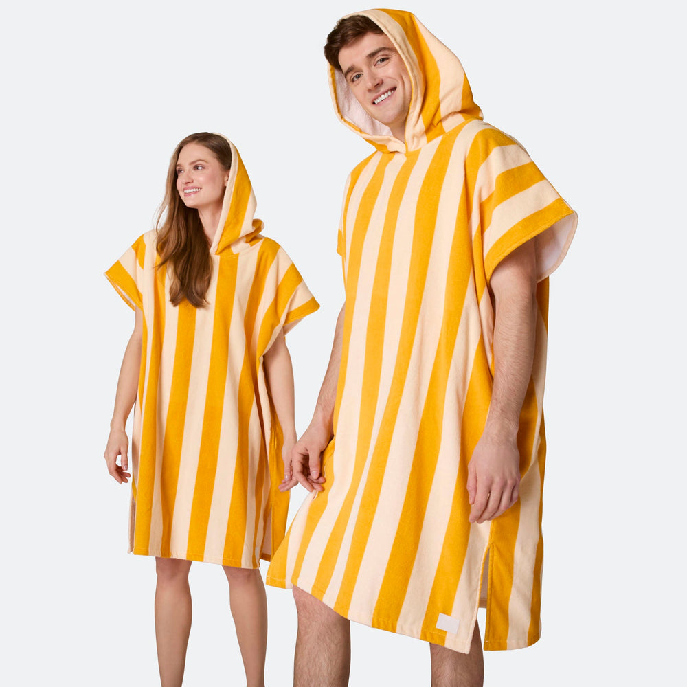 Gestreifter Gelber Badeponcho