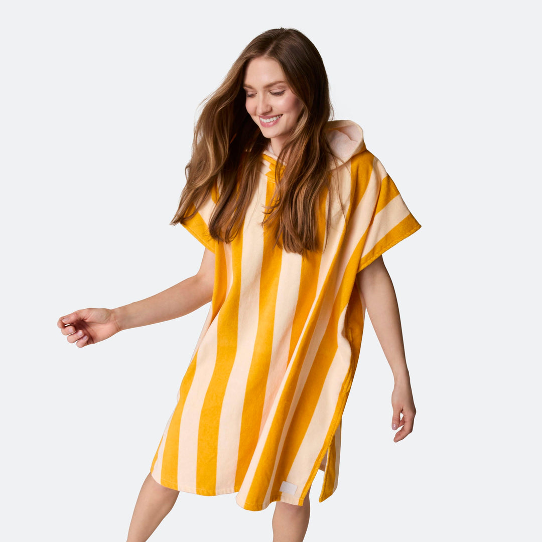 Gestreifter Gelber Badeponcho