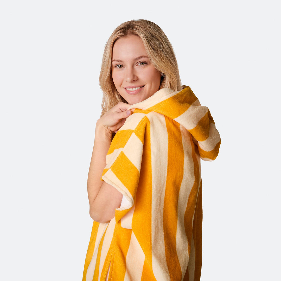 Gestreifter Gelber Badeponcho