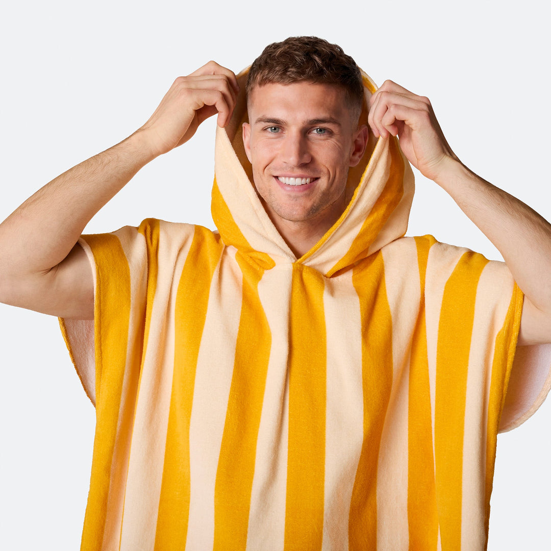 Gestreifter Gelber Badeponcho