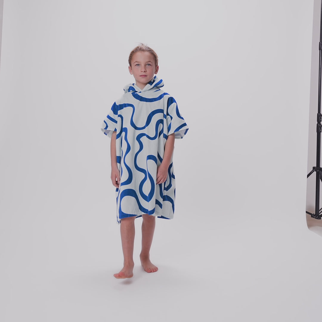 Blaue Wellen Badeponcho Kinder